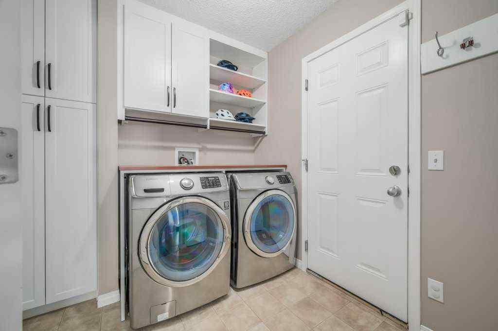 MLS® A2254661 - 4 Cougarstone Common SW in Cougar Ridge Calgary, Residential