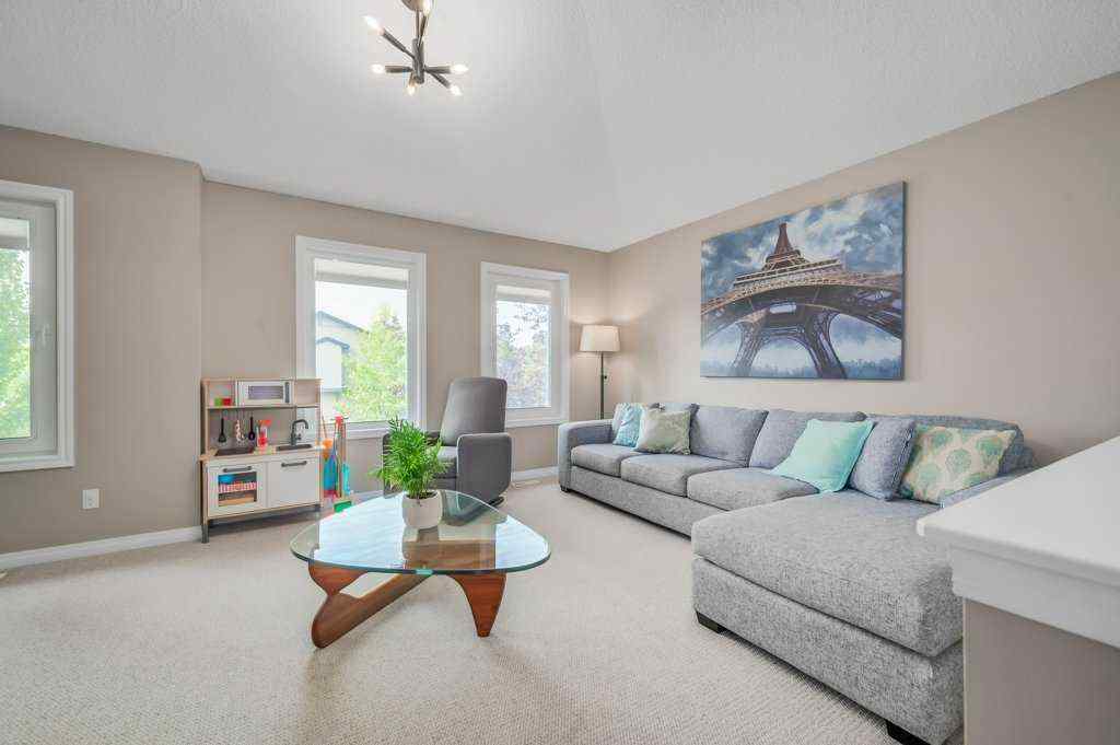 MLS® A2254661 - 4 Cougarstone Common SW in Cougar Ridge Calgary, Residential
