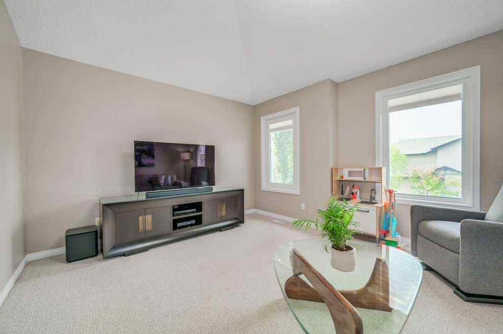 MLS® A2254661 - 4 Cougarstone Common SW in Cougar Ridge Calgary, Residential