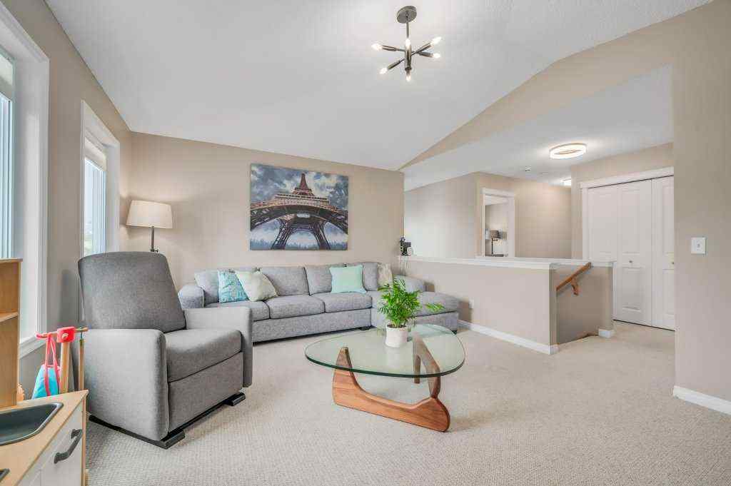 MLS® A2254661 - 4 Cougarstone Common SW in Cougar Ridge Calgary, Residential