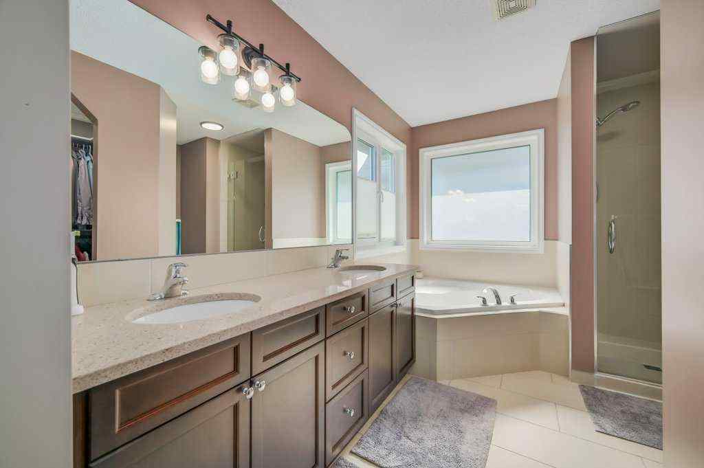 MLS® A2254661 - 4 Cougarstone Common SW in Cougar Ridge Calgary, Residential