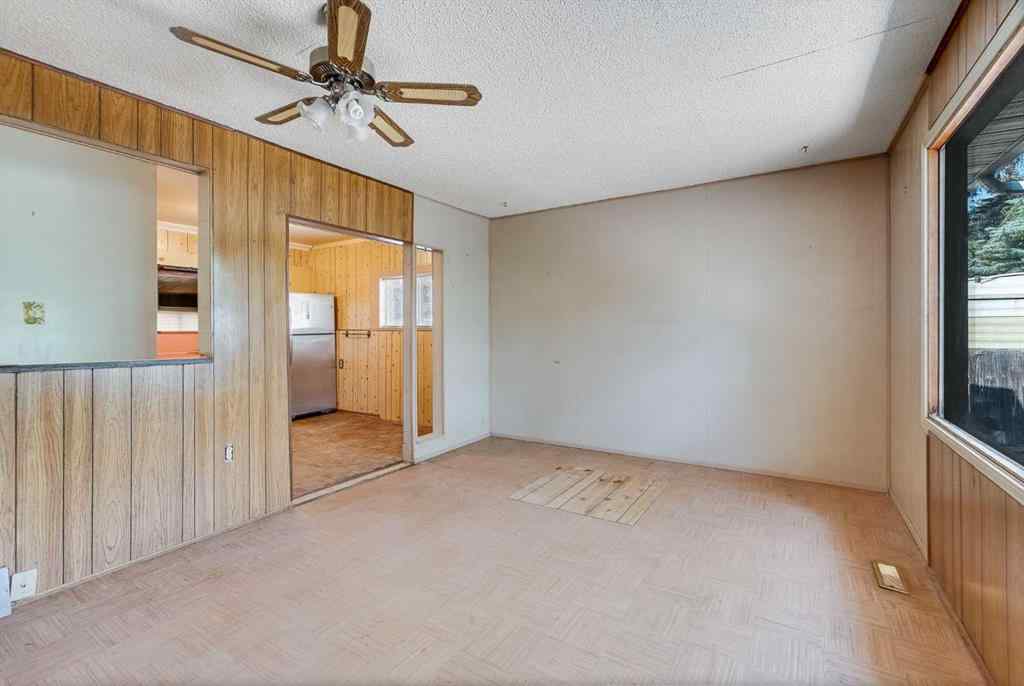 MLS® A2254662 - 7927 36 Avenue NW in Bowness Calgary, Residential