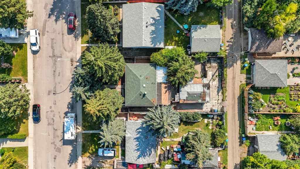 MLS® A2254662 - 7927 36 Avenue NW in Bowness Calgary, Residential