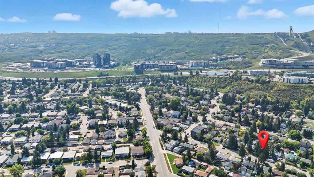 MLS® A2254662 - 7927 36 Avenue NW in Bowness Calgary, Residential