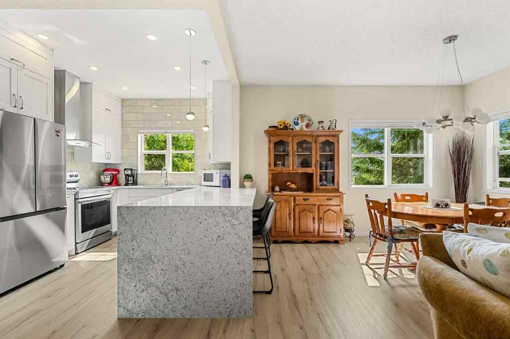 MLS® A2254664 - 33 Parkridge View SE in Parkland Calgary, Residential