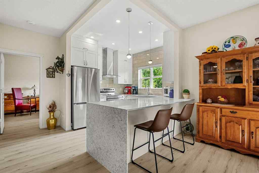 MLS® A2254664 - 33 Parkridge View SE in Parkland Calgary, Residential