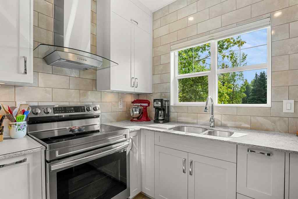 MLS® A2254664 - 33 Parkridge View SE in Parkland Calgary, Residential