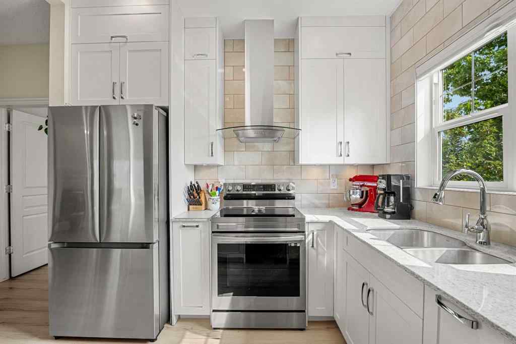 MLS® A2254664 - 33 Parkridge View SE in Parkland Calgary, Residential