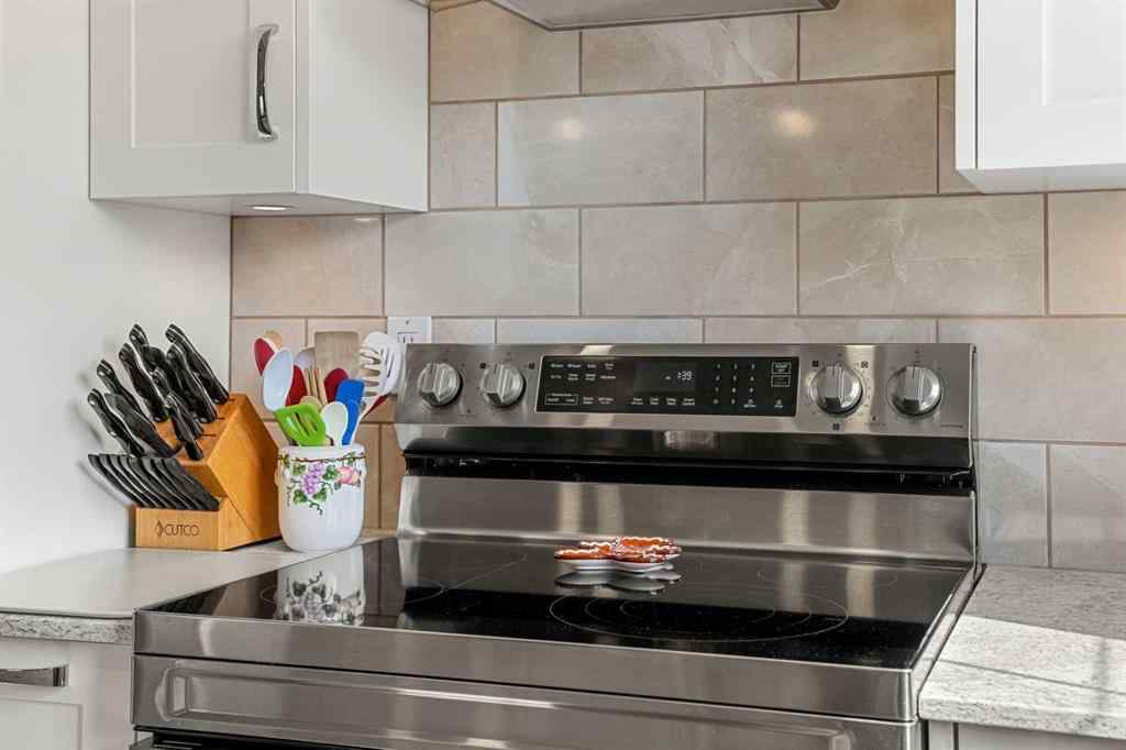 MLS® A2254664 - 33 Parkridge View SE in Parkland Calgary, Residential