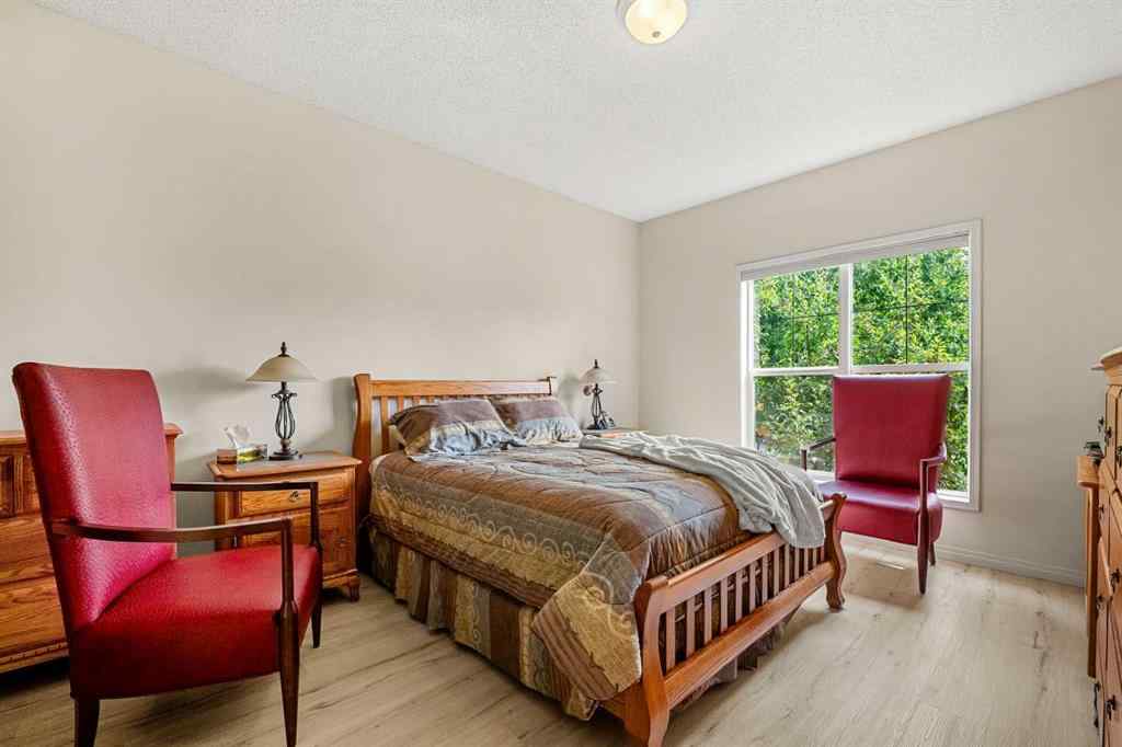 MLS® A2254664 - 33 Parkridge View SE in Parkland Calgary, Residential