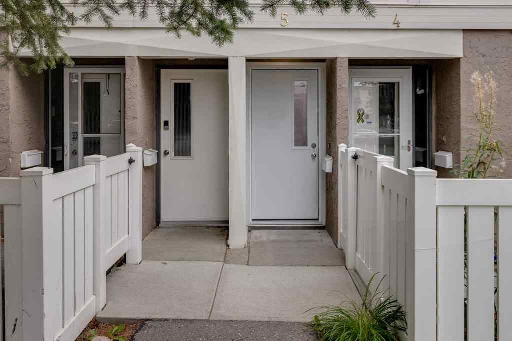 MLS® A2254669 - Unit #5 3015 51 Street SW in Glenbrook Calgary, Residential