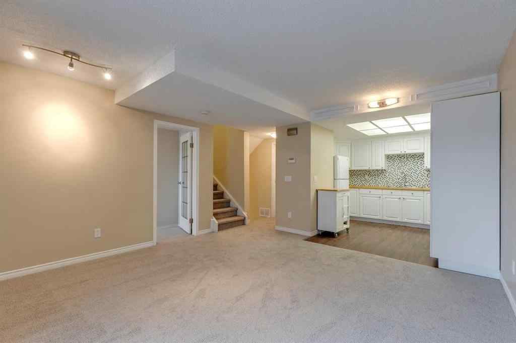 MLS® A2254669 - Unit #5 3015 51 Street SW in Glenbrook Calgary, Residential