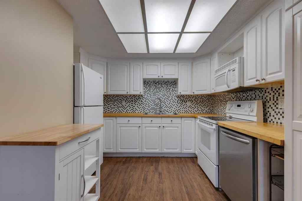 MLS® A2254669 - Unit #5 3015 51 Street SW in Glenbrook Calgary, Residential