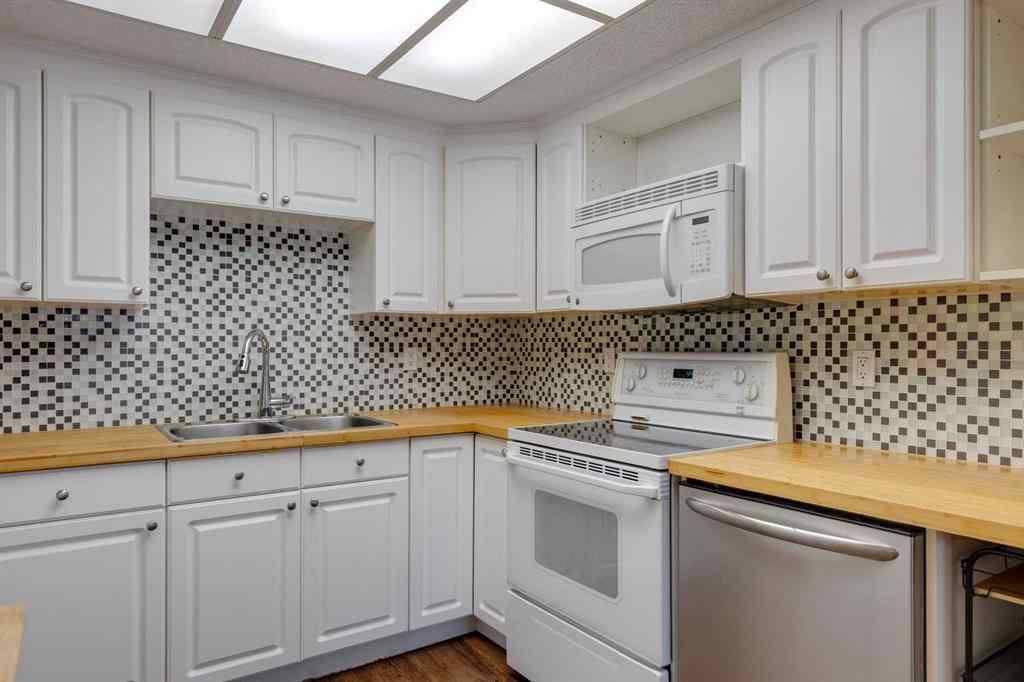 MLS® A2254669 - Unit #5 3015 51 Street SW in Glenbrook Calgary, Residential