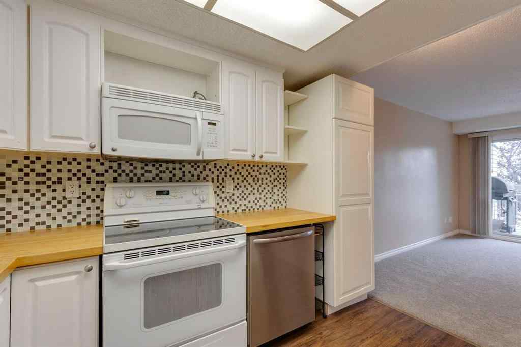 MLS® A2254669 - Unit #5 3015 51 Street SW in Glenbrook Calgary, Residential