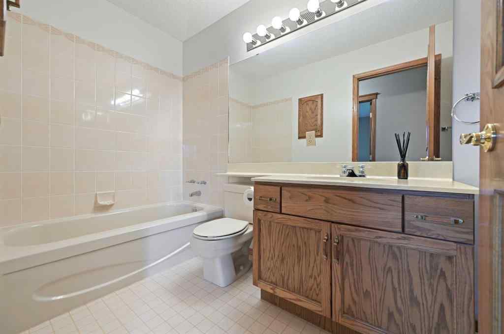 MLS® A2254677 - 127 Douglasbank Court SE in Douglasdale/Glen Calgary, Residential