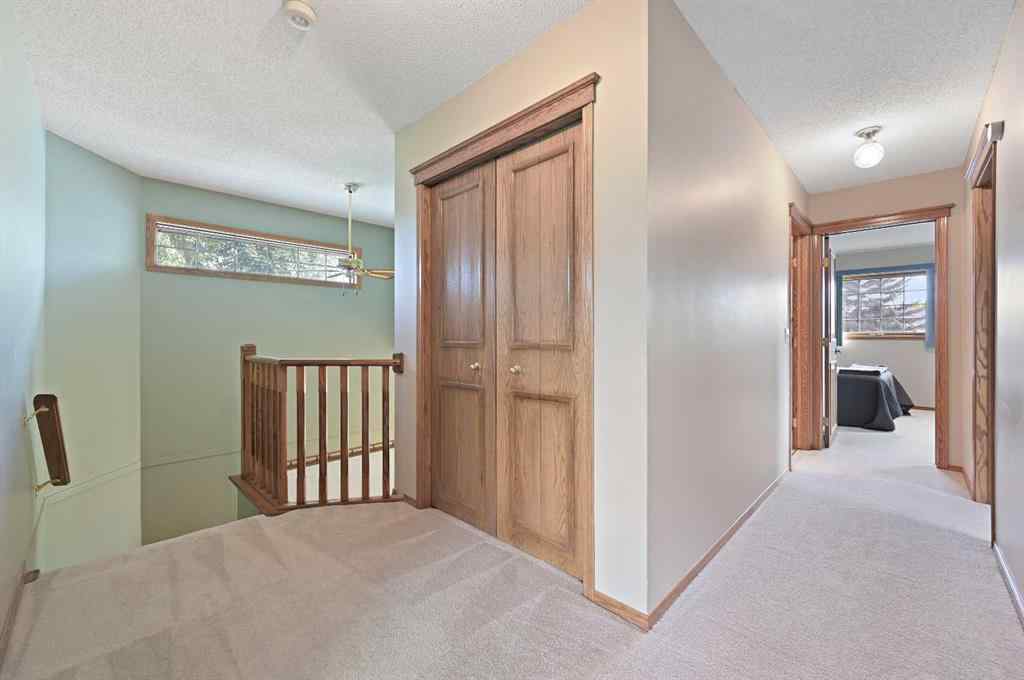 MLS® A2254677 - 127 Douglasbank Court SE in Douglasdale/Glen Calgary, Residential