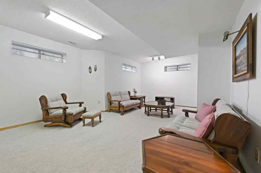 MLS® A2254677 - 127 Douglasbank Court SE in Douglasdale/Glen Calgary, Residential