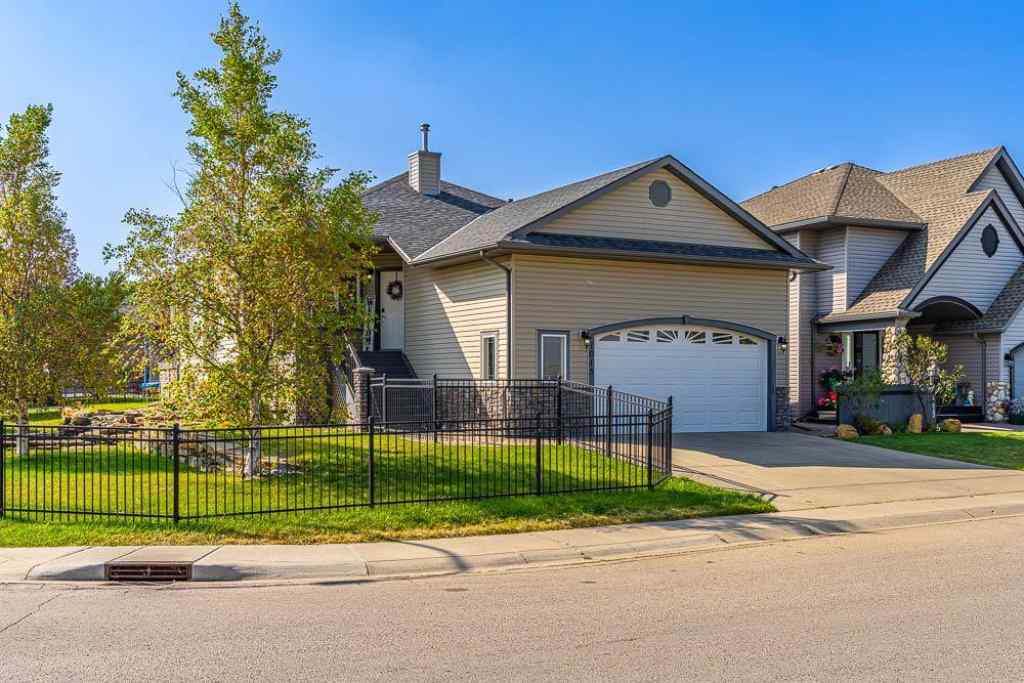 MLS® A2254682 - 1015 Carriage Lane Drive  in NONE Carstairs, Residential