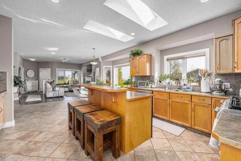 MLS® A2254682 - 1015 Carriage Lane Drive  in NONE Carstairs, Residential