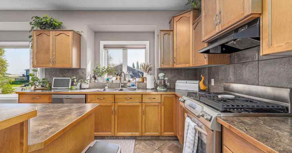MLS® A2254682 - 1015 Carriage Lane Drive  in NONE Carstairs, Residential