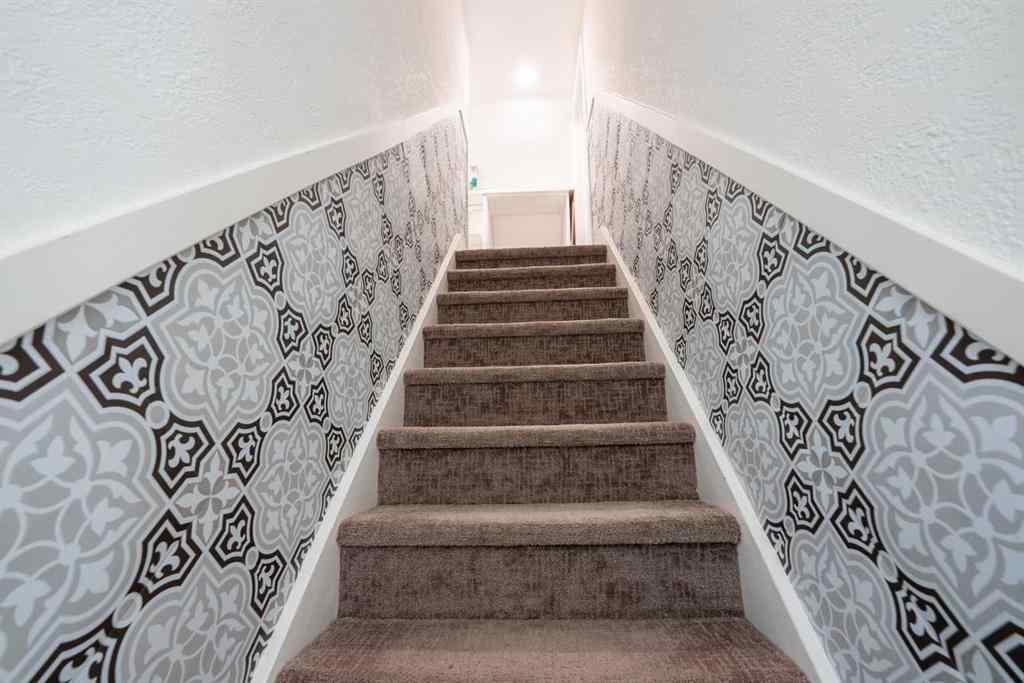 MLS® A2254687 - 742 12C Street N in Senator Buchanan Lethbridge, Residential