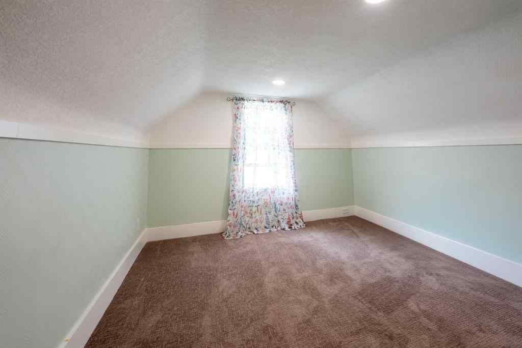 MLS® A2254687 - 742 12C Street N in Senator Buchanan Lethbridge, Residential