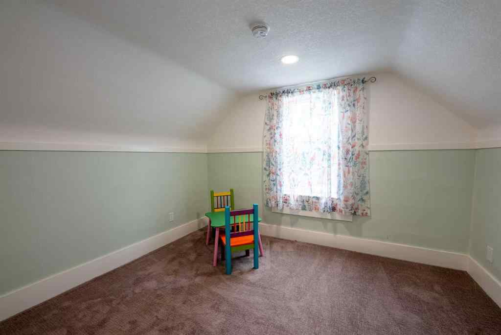 MLS® A2254687 - 742 12C Street N in Senator Buchanan Lethbridge, Residential