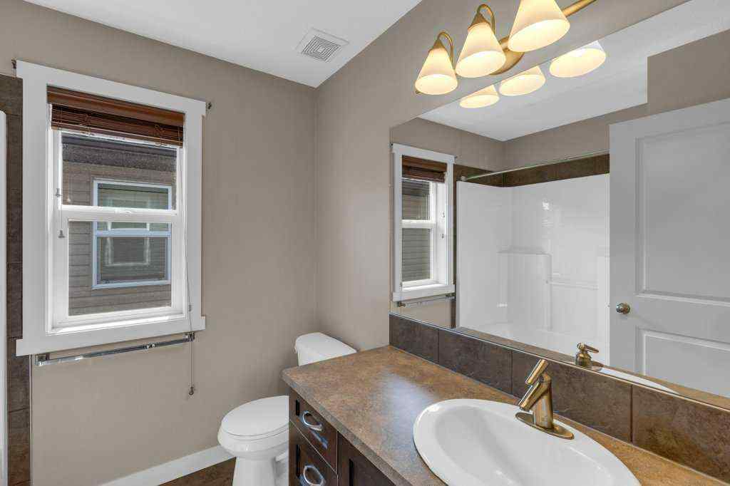 MLS® A2254700 - 17 Luxstone Rise SW in Luxstone Airdrie, Residential