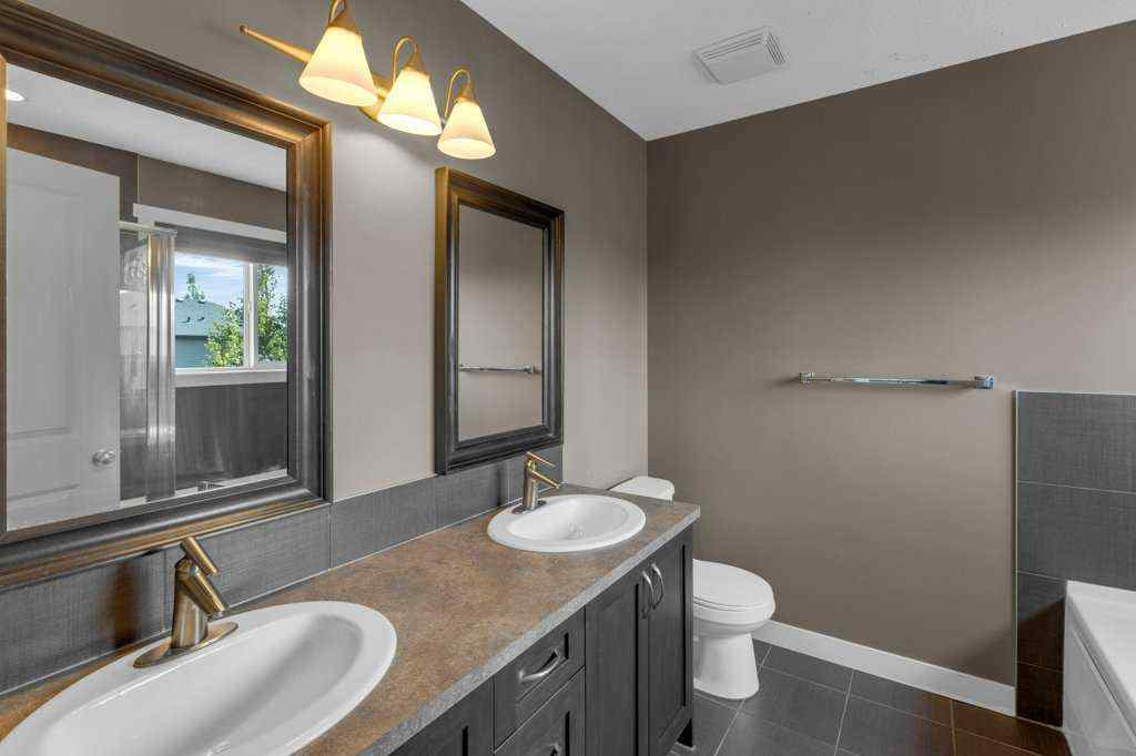 MLS® A2254700 - 17 Luxstone Rise SW in Luxstone Airdrie, Residential