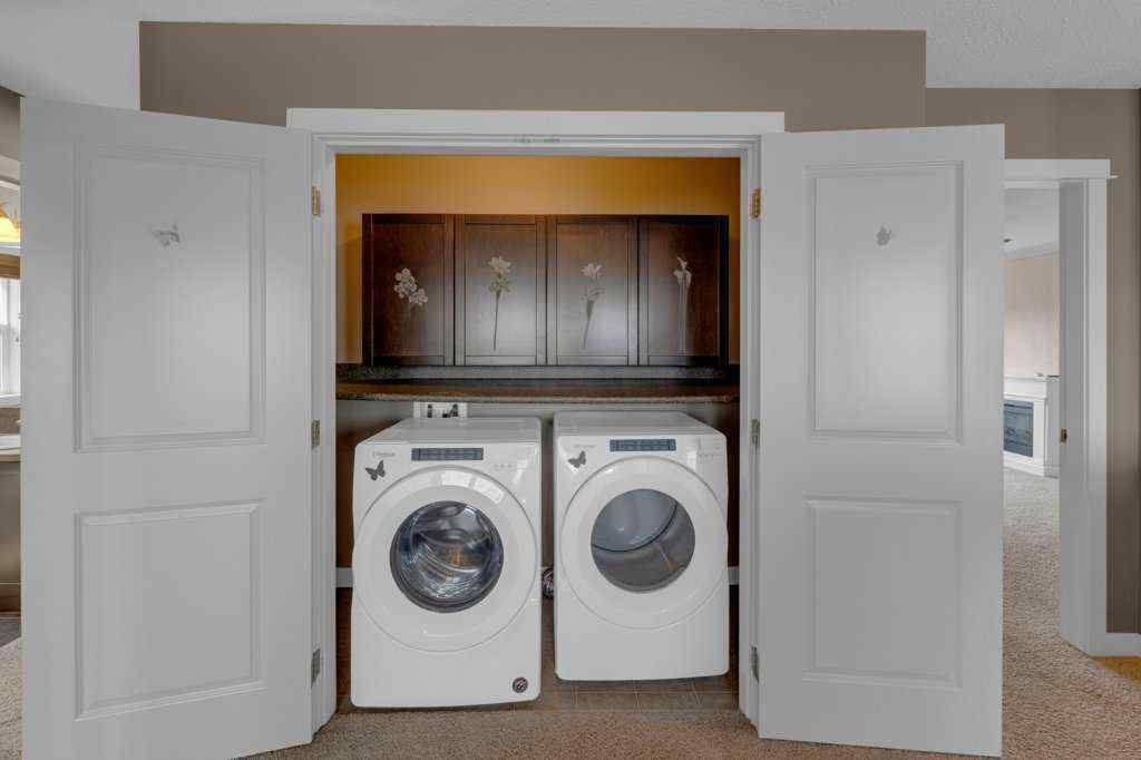 MLS® A2254700 - 17 Luxstone Rise SW in Luxstone Airdrie, Residential