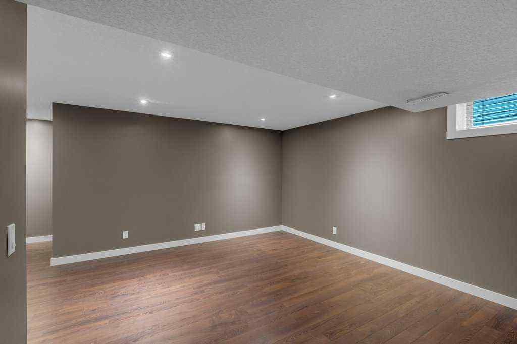 MLS® A2254700 - 17 Luxstone Rise SW in Luxstone Airdrie, Residential