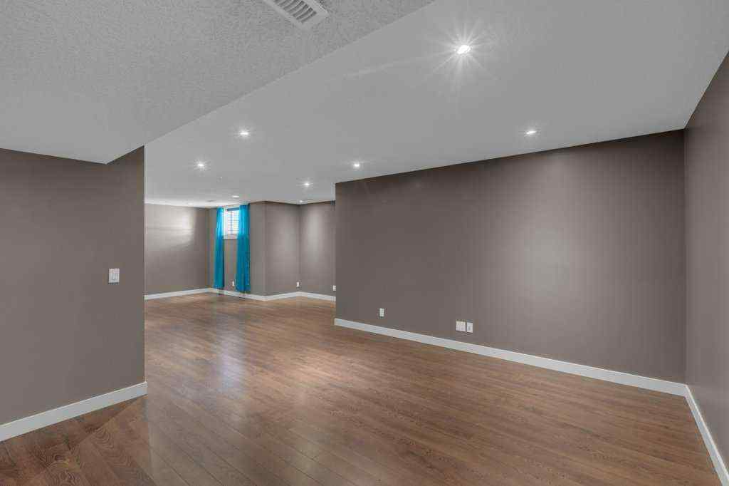 MLS® A2254700 - 17 Luxstone Rise SW in Luxstone Airdrie, Residential