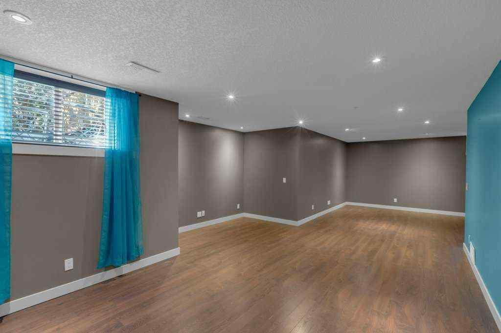 MLS® A2254700 - 17 Luxstone Rise SW in Luxstone Airdrie, Residential