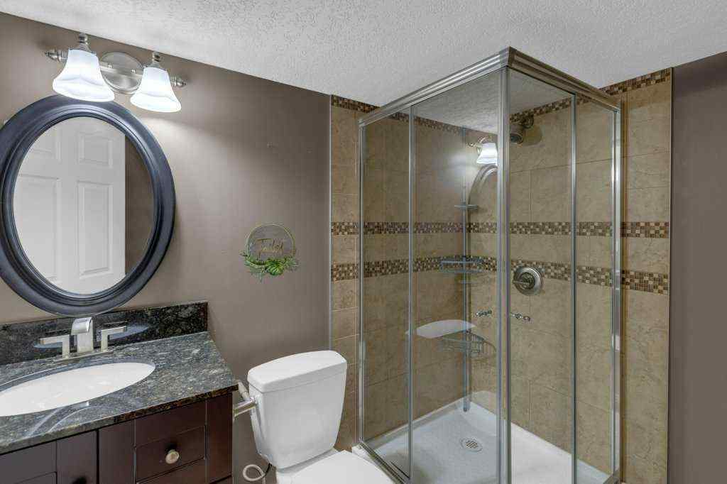 MLS® A2254700 - 17 Luxstone Rise SW in Luxstone Airdrie, Residential