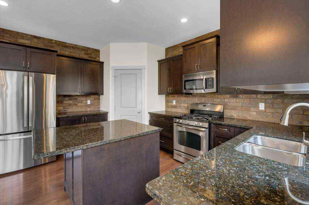 MLS® A2254700 - 17 Luxstone Rise SW in Luxstone Airdrie, Residential