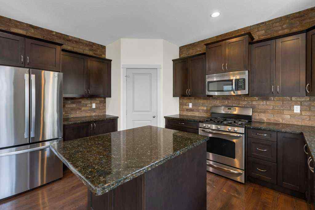 MLS® A2254700 - 17 Luxstone Rise SW in Luxstone Airdrie, Residential