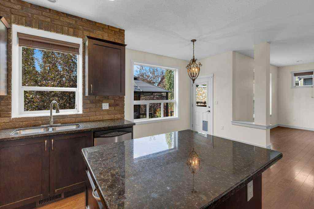 MLS® A2254700 - 17 Luxstone Rise SW in Luxstone Airdrie, Residential