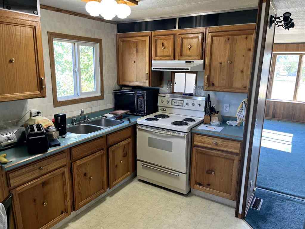 MLS® A2254704 - 413 4 Street  in NONE Suffield, Residential