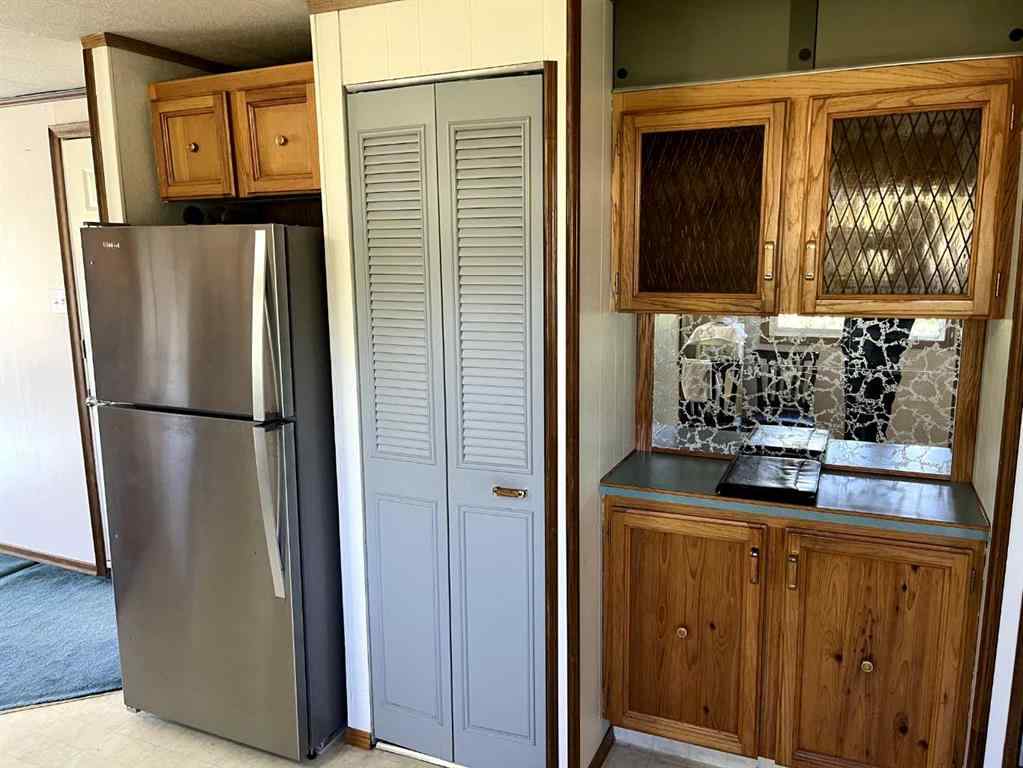 MLS® A2254704 - 413 4 Street  in NONE Suffield, Residential
