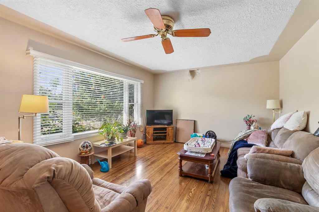 MLS® A2254711 - 5337 44 Avenue  in Woodlea Red Deer, Residential