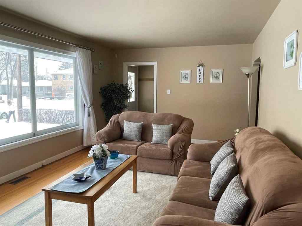 MLS® A2254712 - 1913 24 Avenue NW in Banff Trail Calgary, Residential