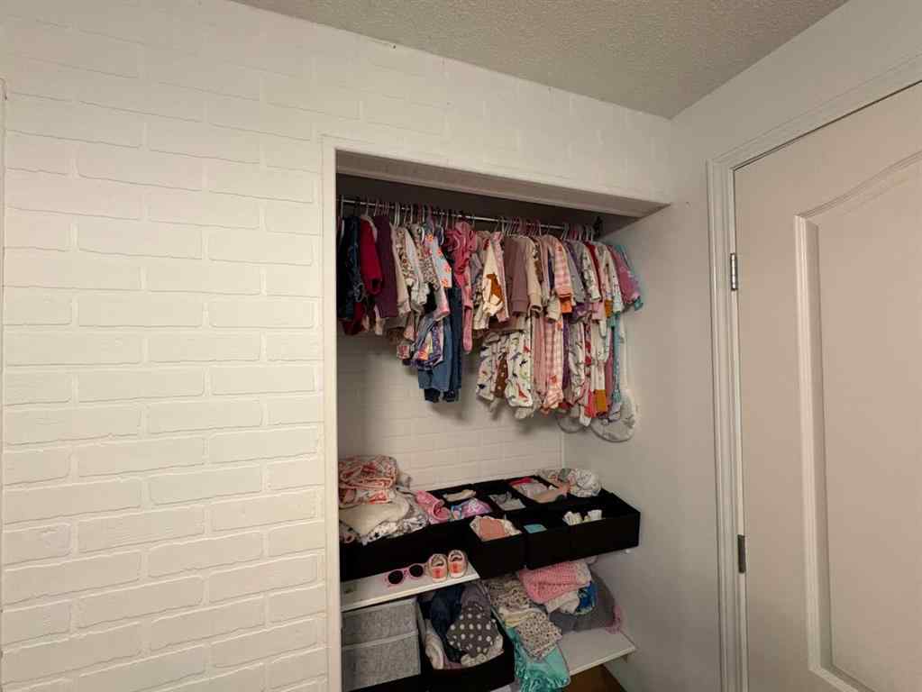 MLS® A2254715 - 5115 48 Avenue  in Downtown Sylvan Lake, Residential