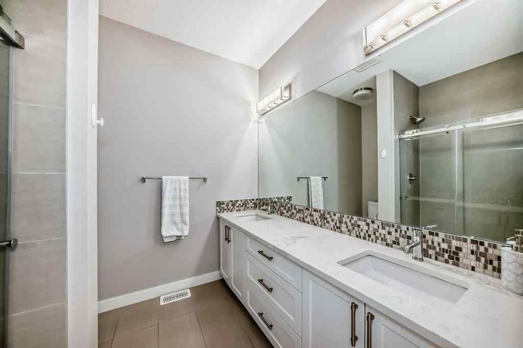 MLS® A2254717 - 3217 39 Street NW in University District Calgary, Residential