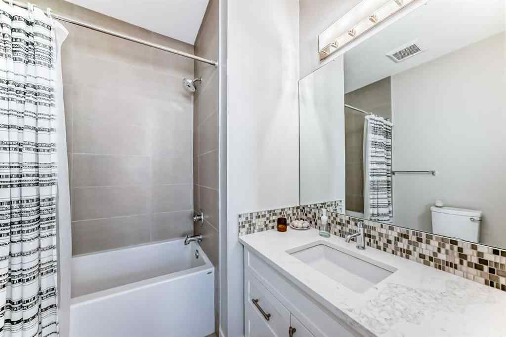 MLS® A2254717 - 3217 39 Street NW in University District Calgary, Residential