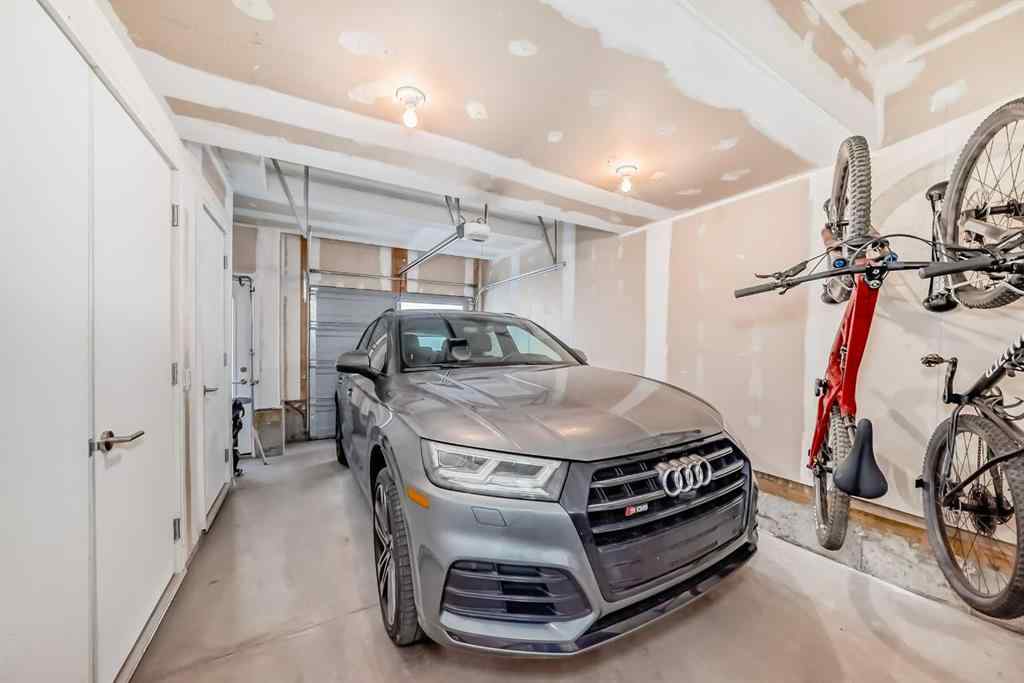 MLS® A2254717 - 3217 39 Street NW in University District Calgary, Residential