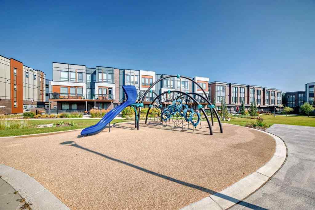 MLS® A2254717 - 3217 39 Street NW in University District Calgary, Residential