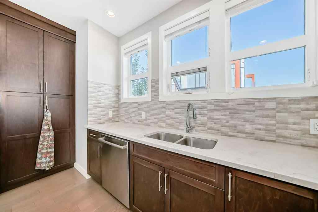 MLS® A2254717 - 3217 39 Street NW in University District Calgary, Residential