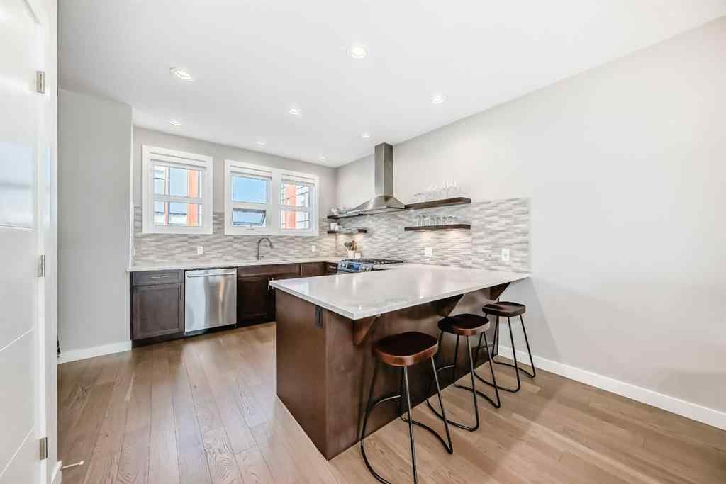 MLS® A2254717 - 3217 39 Street NW in University District Calgary, Residential