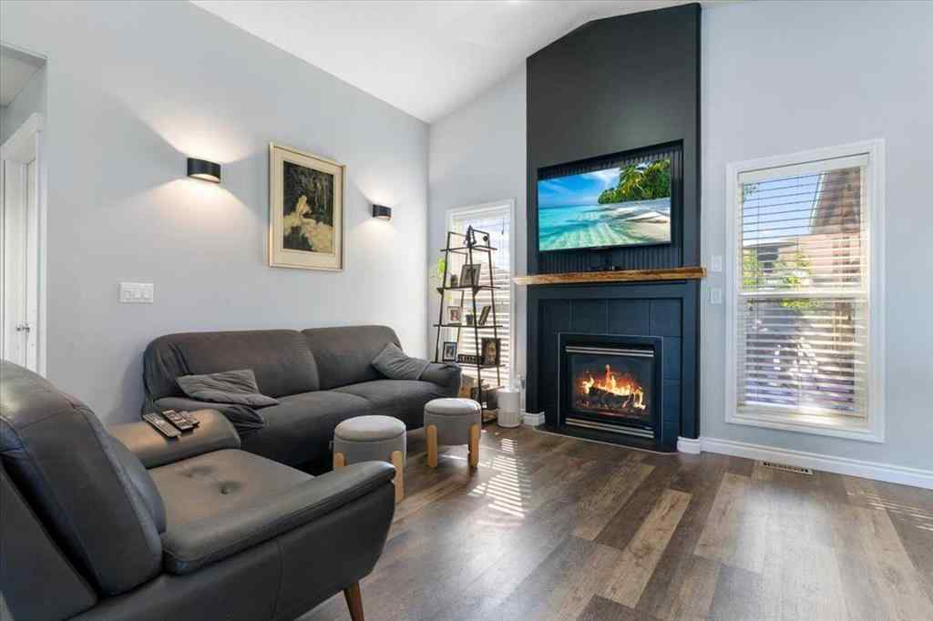 MLS® A2254718 - 9333 128 Avenue  in Crystal Lake Estates Grande Prairie, Residential
